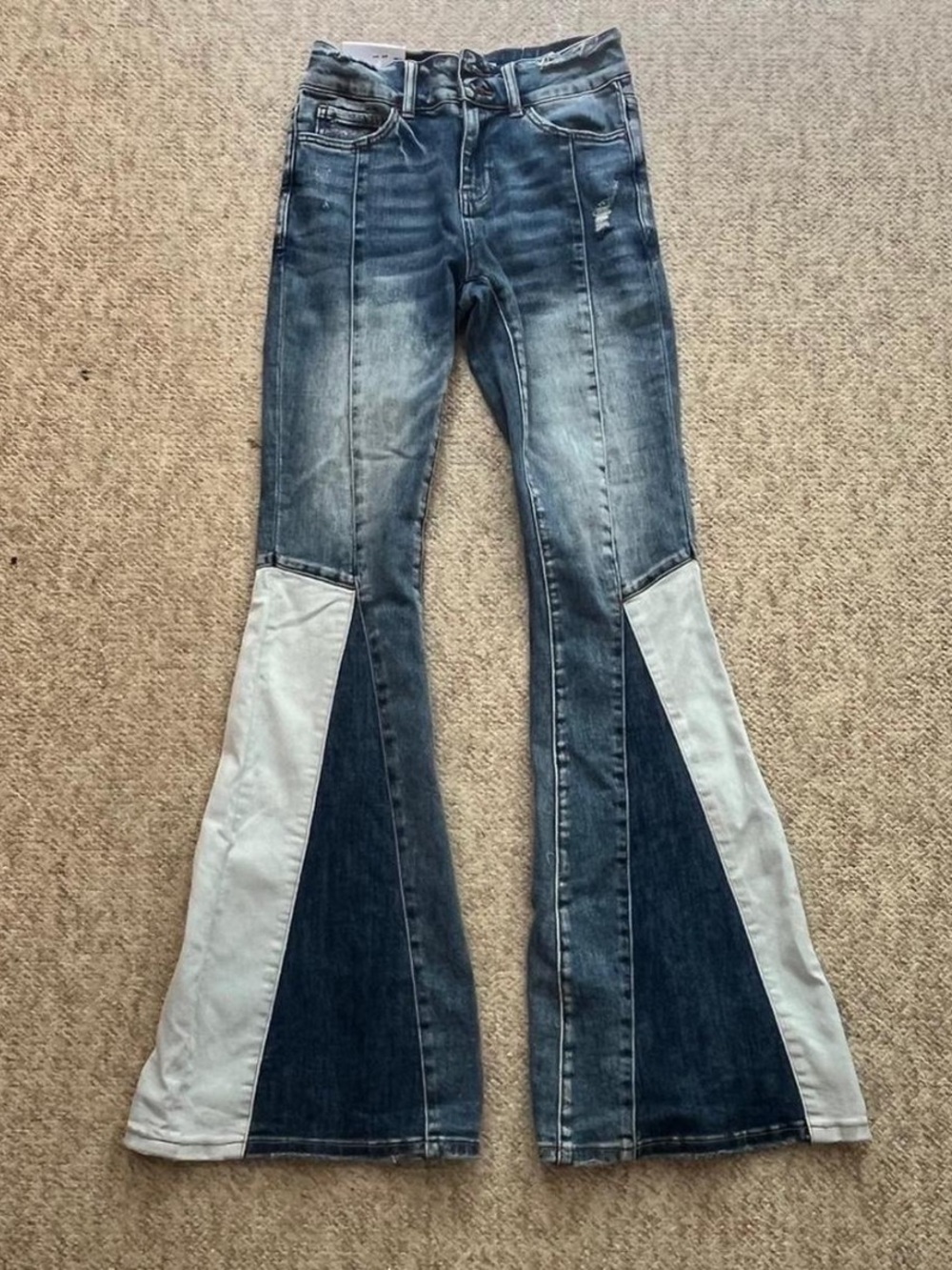 Vervet Women’s Two-Tone Blue Flared Jeans